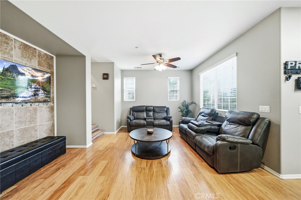 31154 Strawberry Tree 76