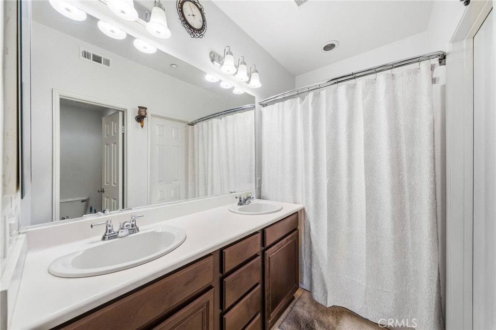 31154 Strawberry Tree 76