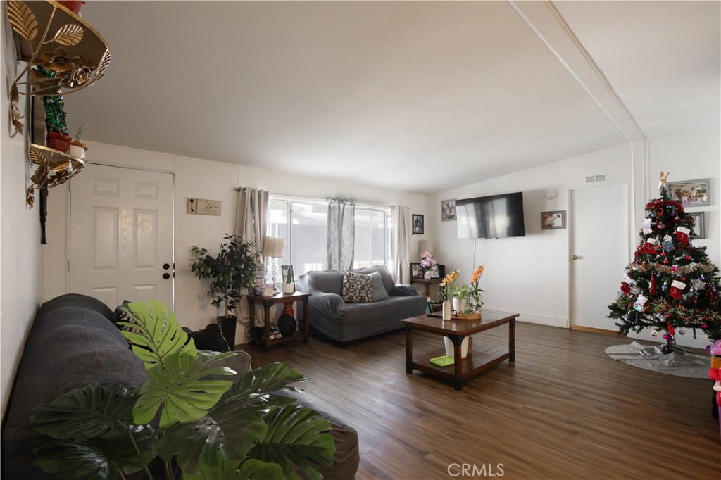 5800 Hamner Avenue 273