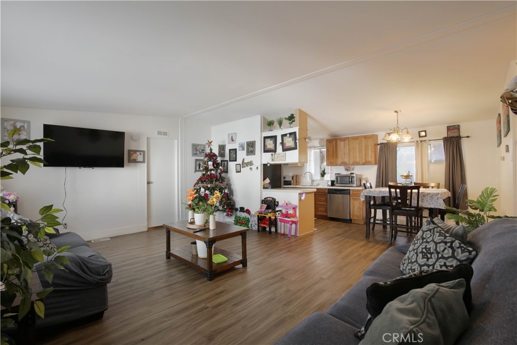 5800 Hamner Avenue 273