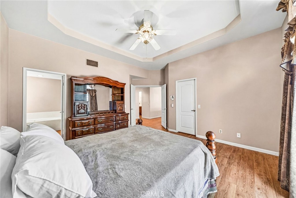 1137 Avenida Roundelay