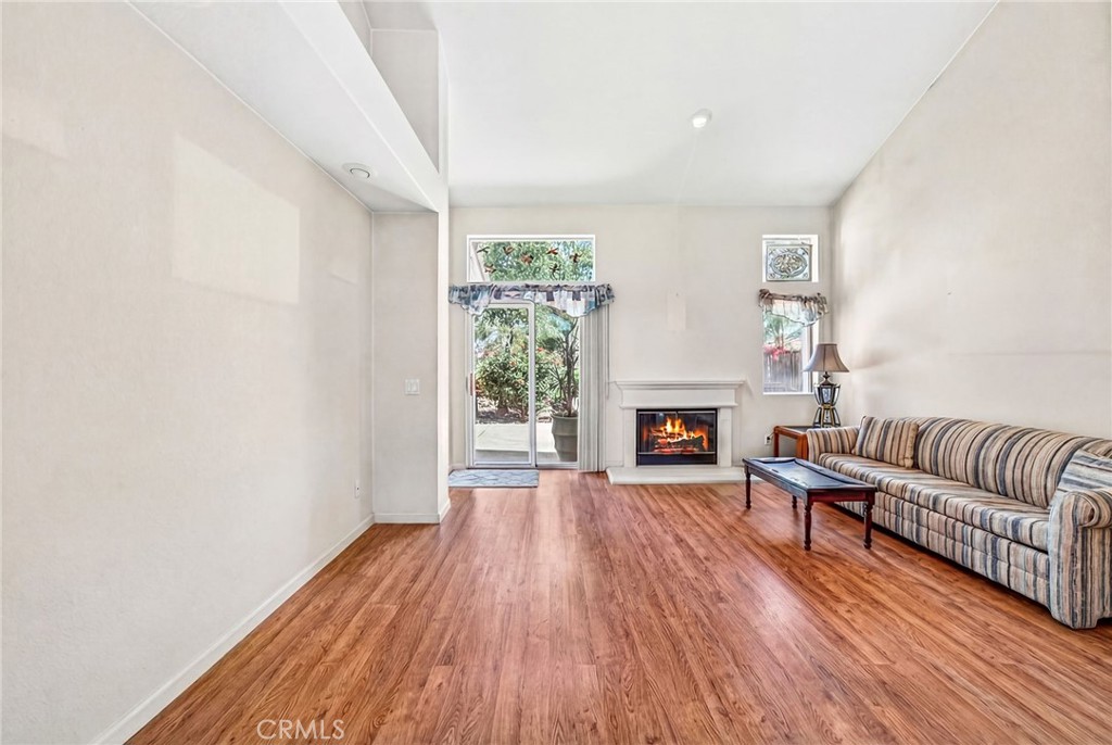 1137 Avenida Roundelay