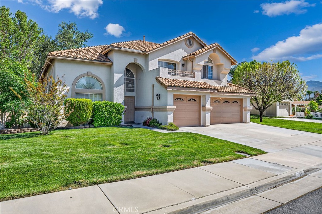 1137 Avenida Roundelay