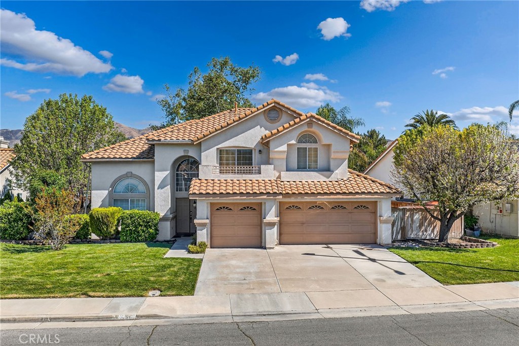 1137 Avenida Roundelay