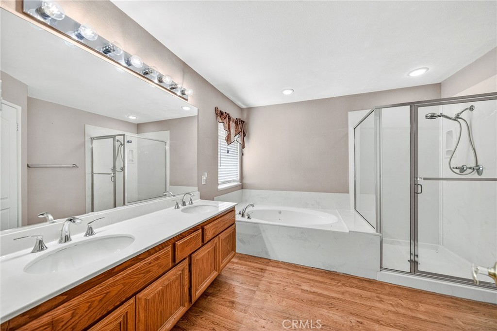 1137 Avenida Roundelay