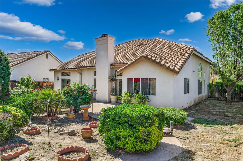 1137 Avenida Roundelay