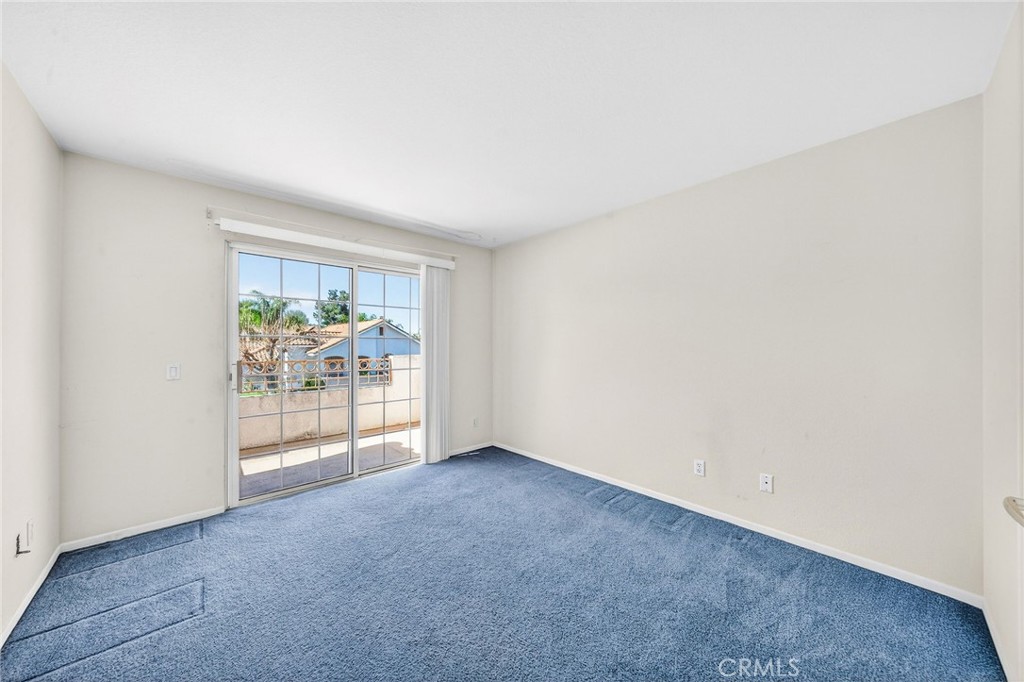 1137 Avenida Roundelay