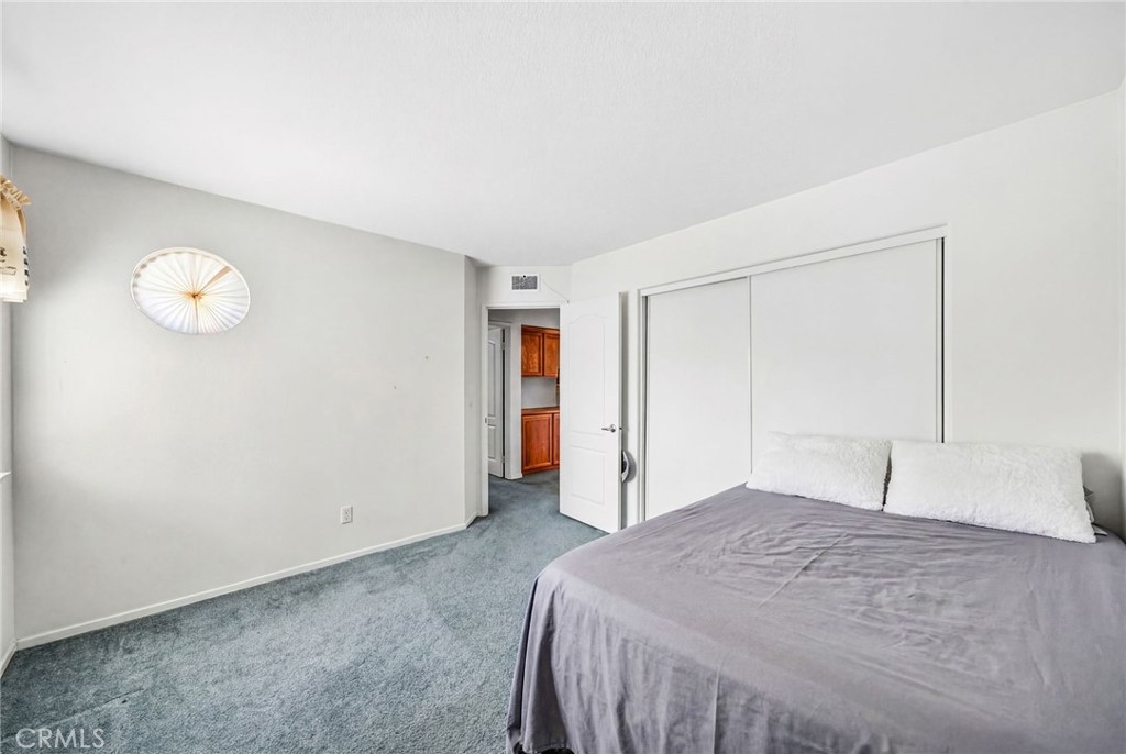 1137 Avenida Roundelay