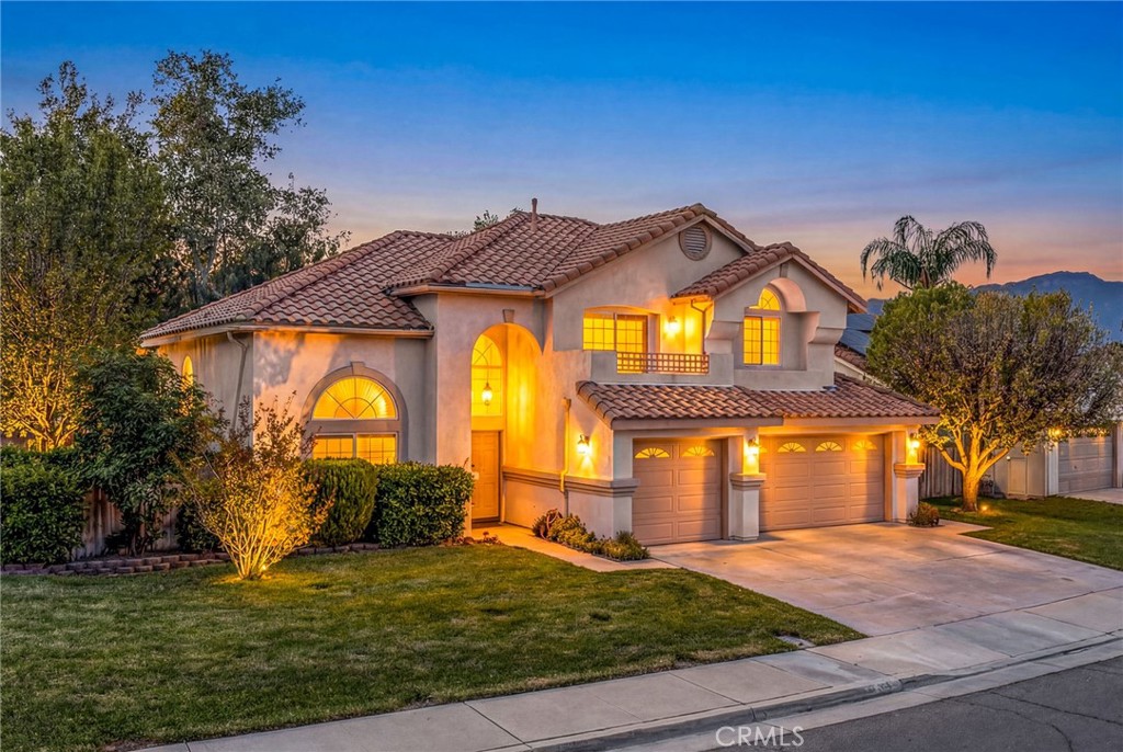 1137 Avenida Roundelay