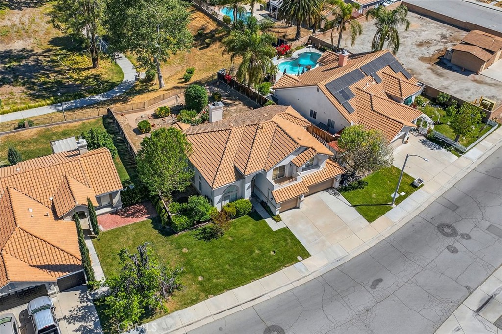 1137 Avenida Roundelay