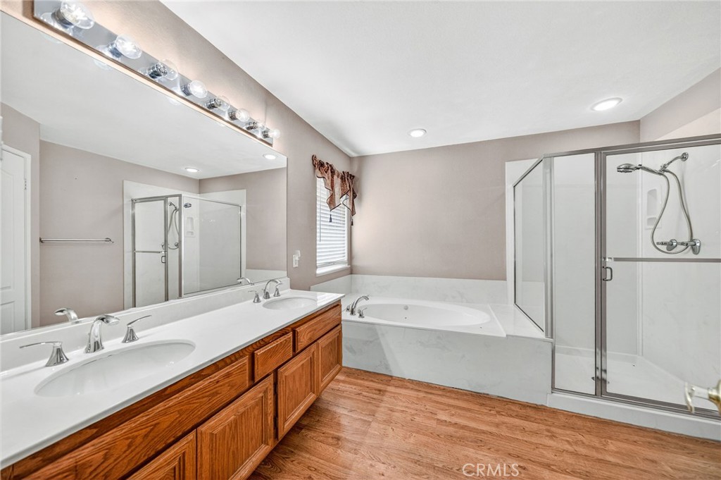 1137 Avenida Roundelay