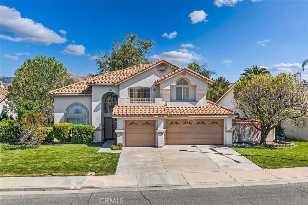 1137 Avenida Roundelay