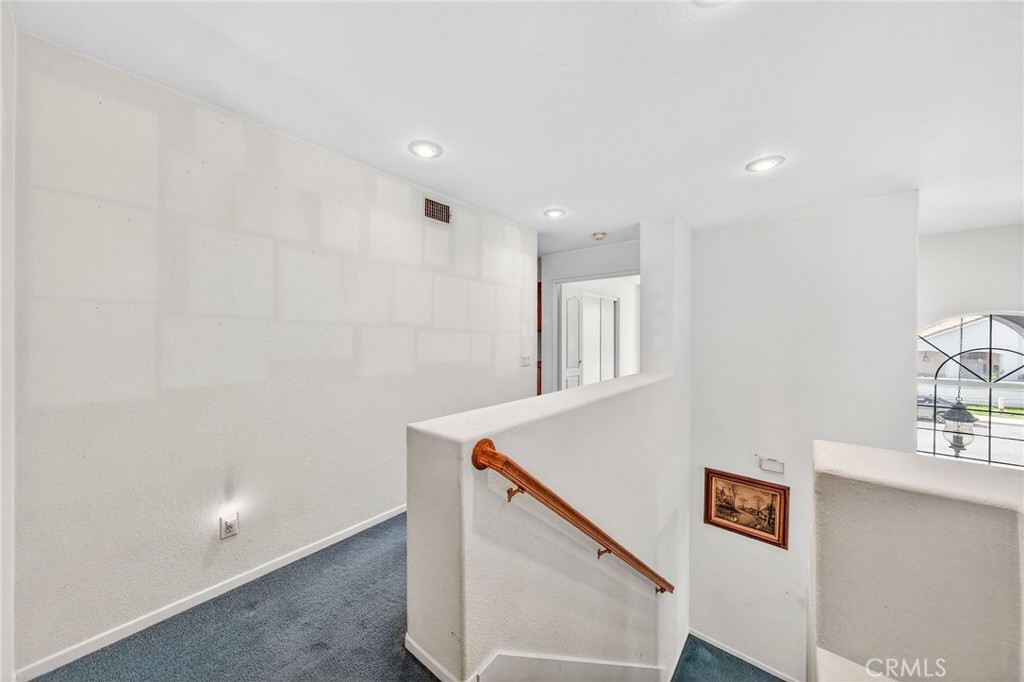 1137 Avenida Roundelay