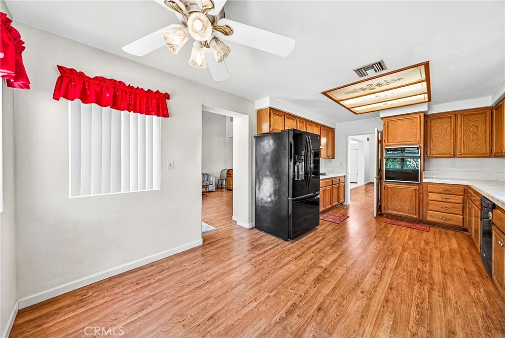 1137 Avenida Roundelay