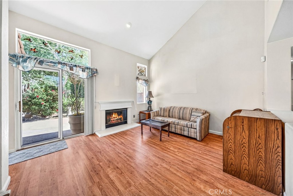 1137 Avenida Roundelay