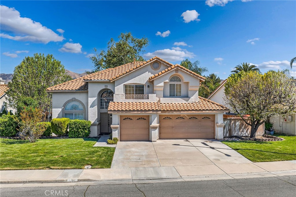 1137 Avenida Roundelay