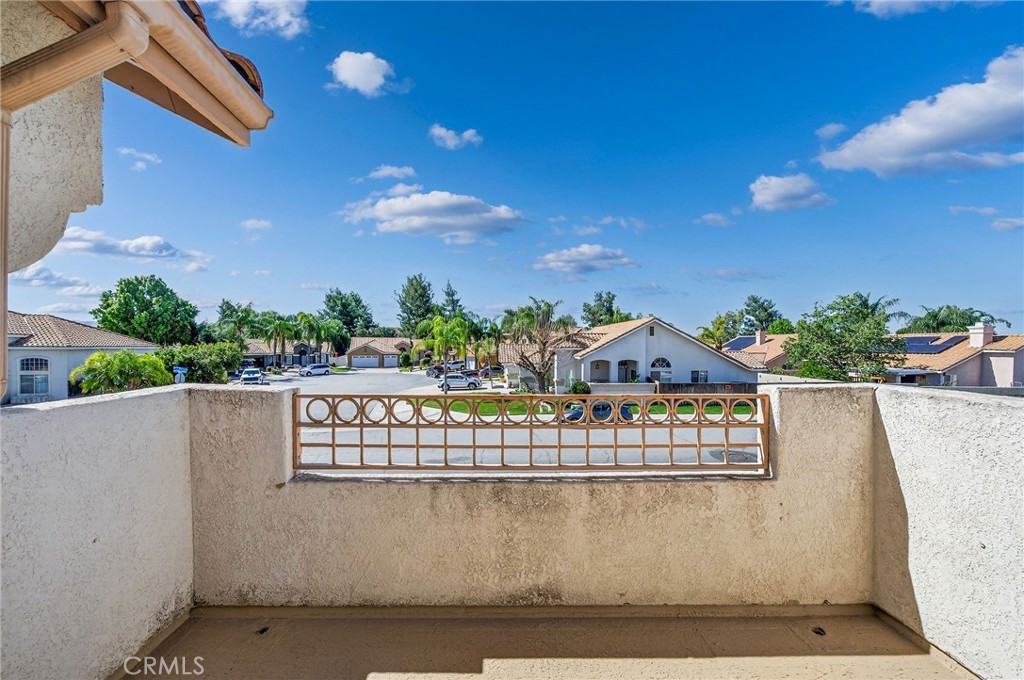 1137 Avenida Roundelay