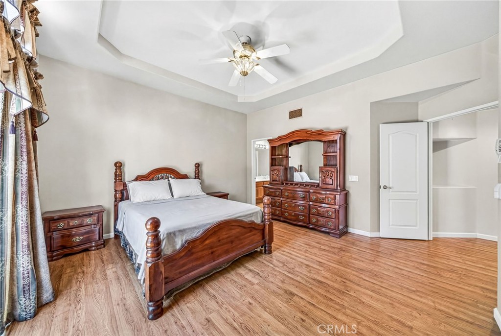 1137 Avenida Roundelay