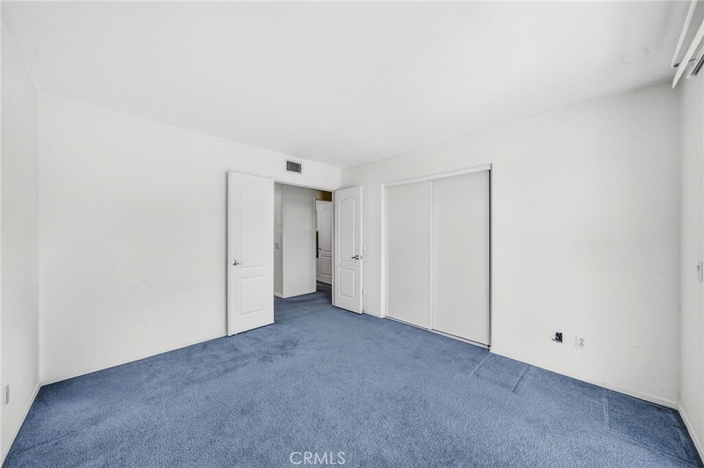 1137 Avenida Roundelay