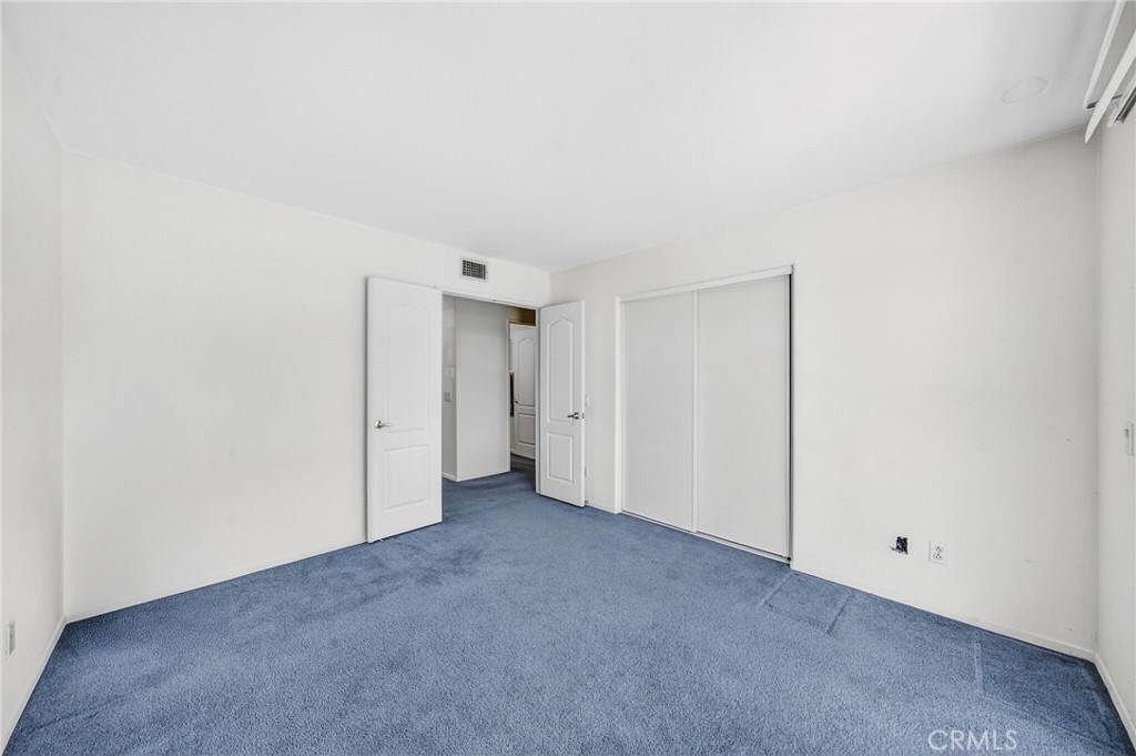 1137 Avenida Roundelay