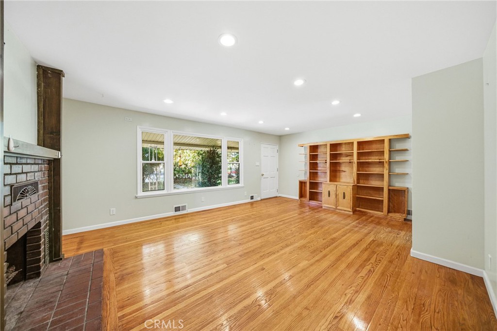 26850 Columbia Street