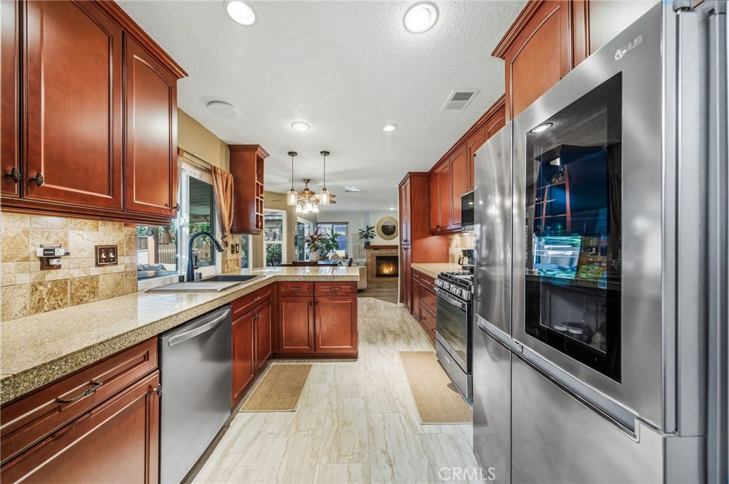 24437 Ridgewood Road