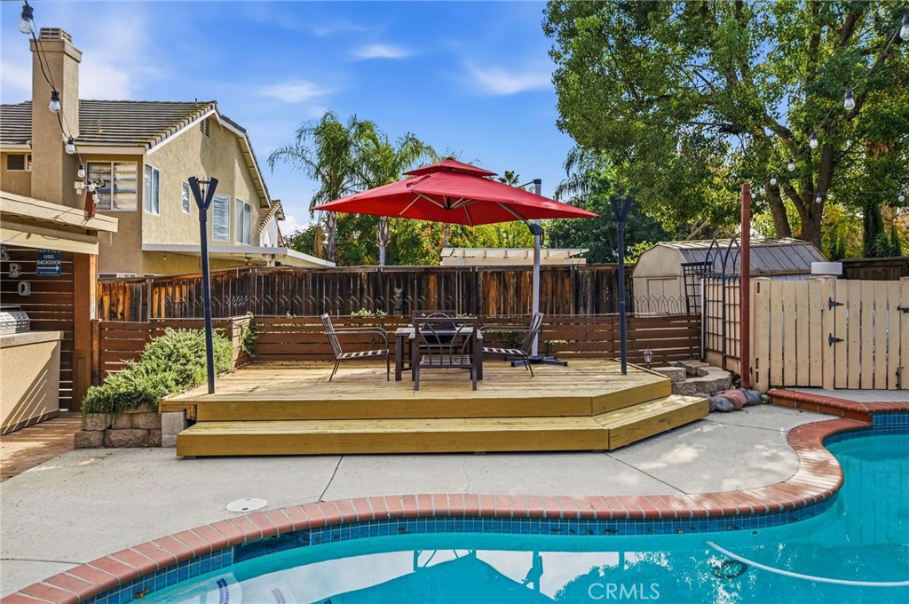 24437 Ridgewood Road