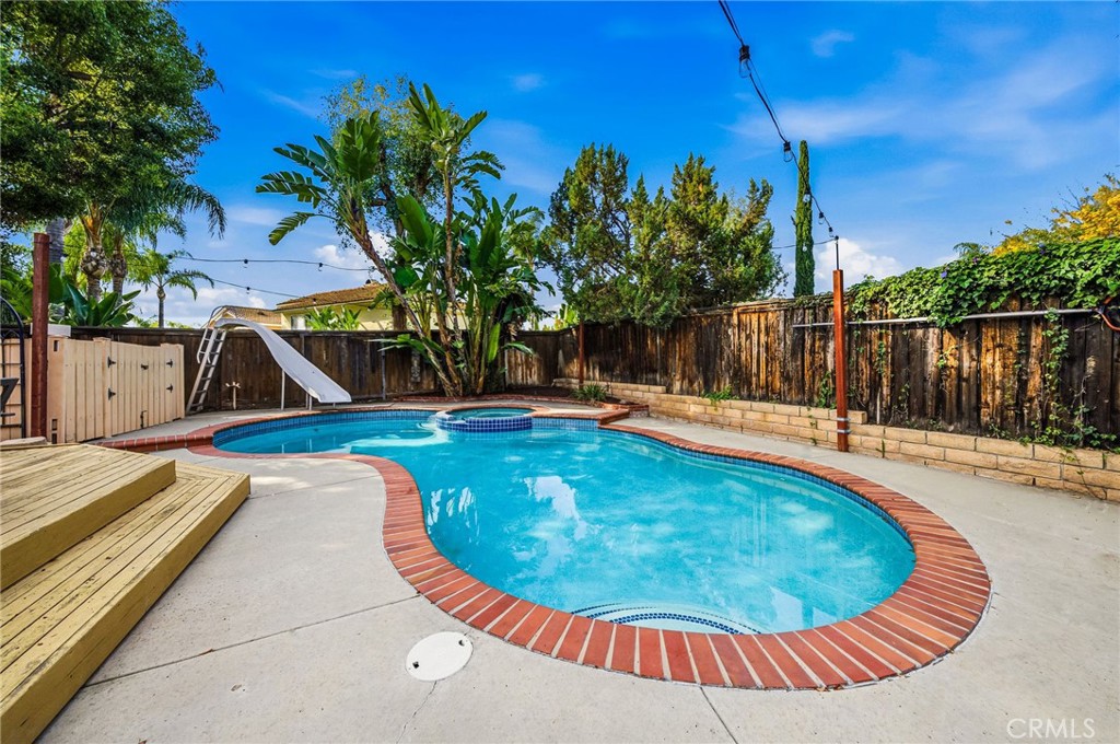 24437 Ridgewood Road