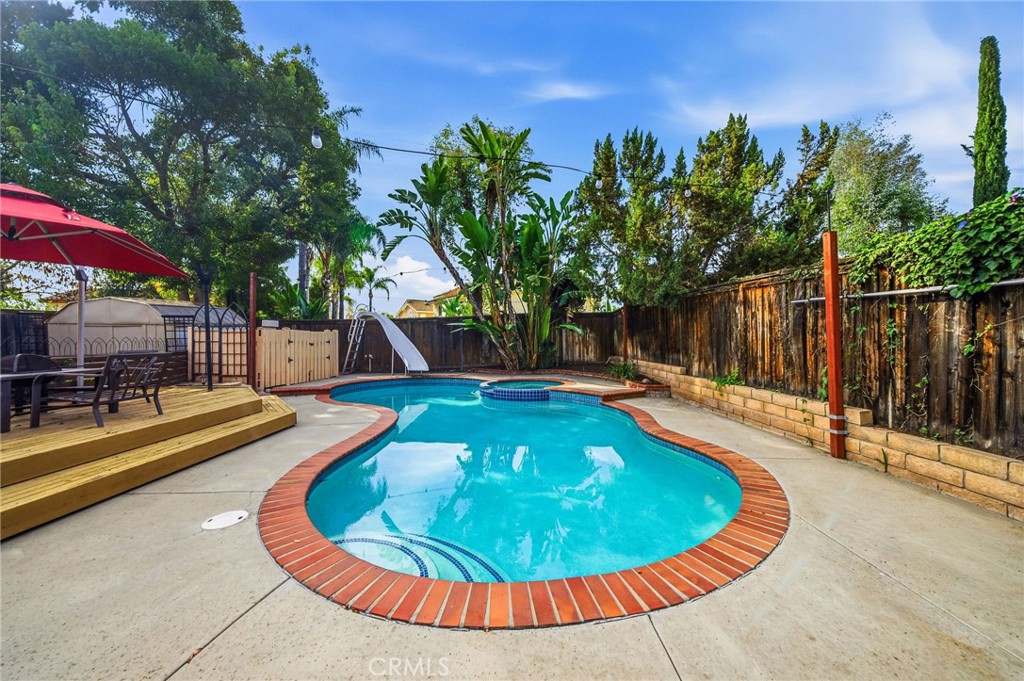 24437 Ridgewood Road