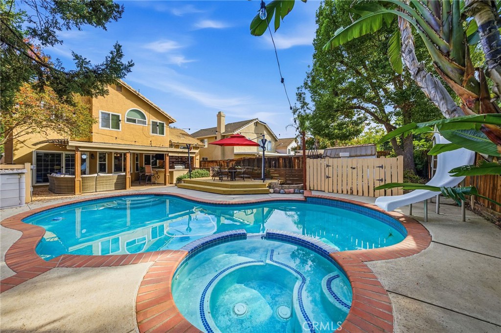 24437 Ridgewood Road