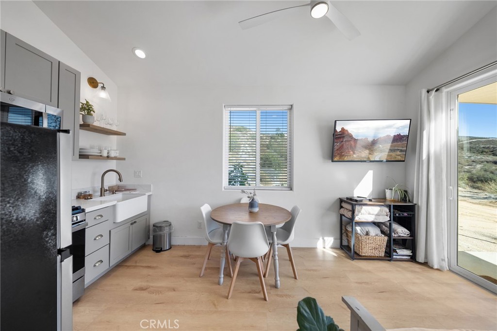 41950 Calle La Escondida