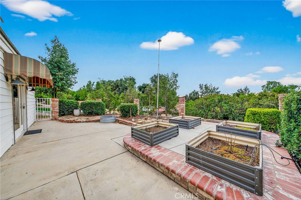 40333 Chaparral Drive