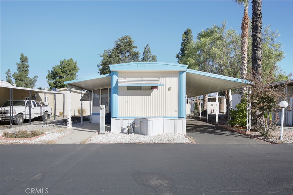 725 W Thornton 41