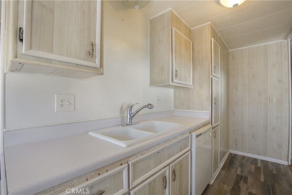 1499 Old Mountain Avenue 28