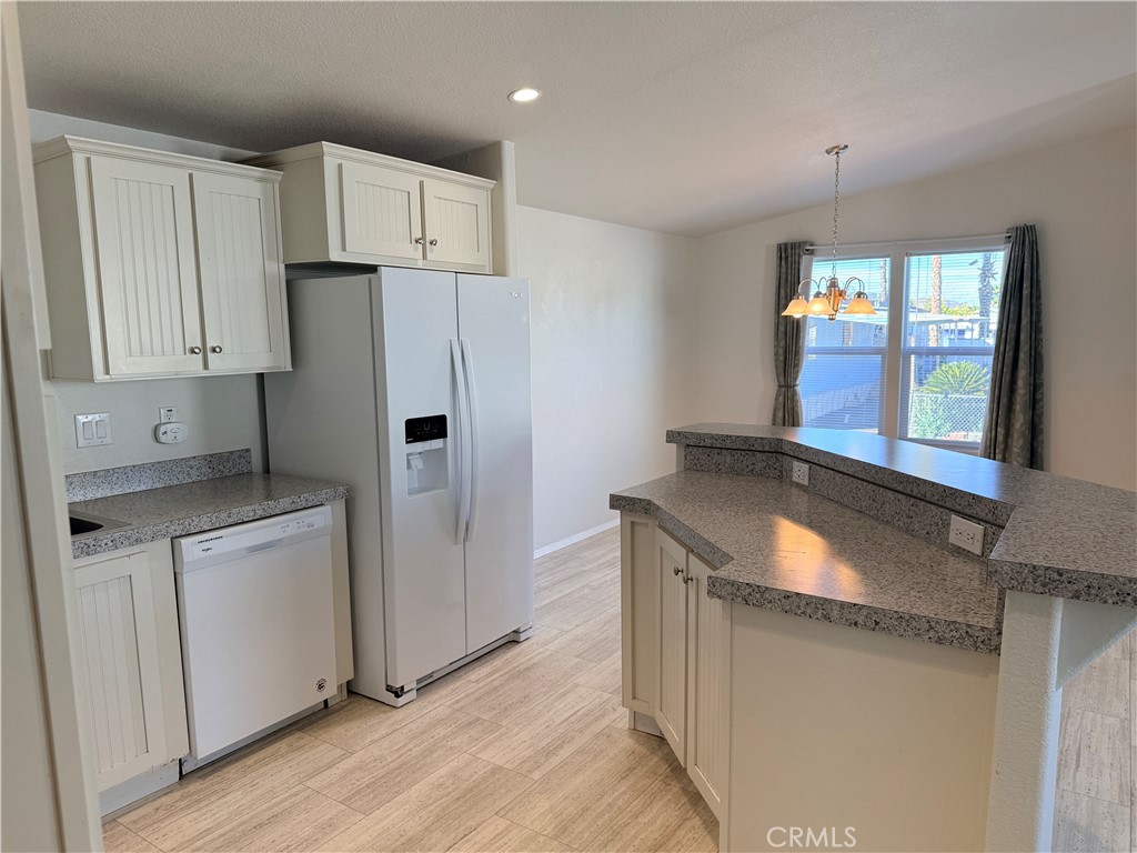 4400 W Florida 215