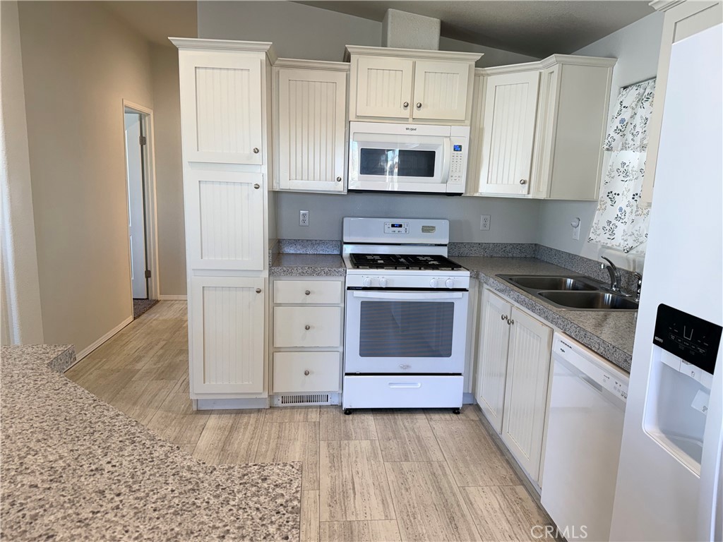 4400 W Florida 215