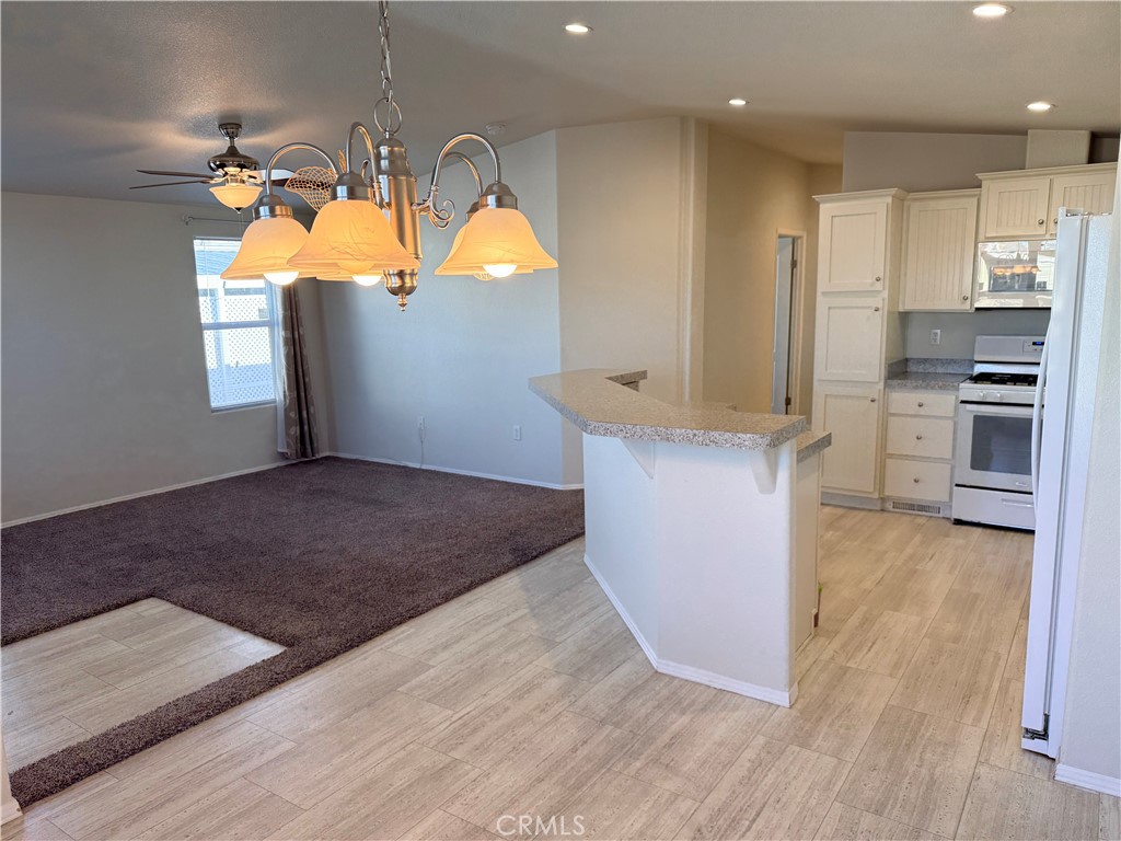4400 W Florida 215