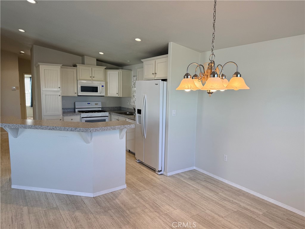 4400 W Florida 215