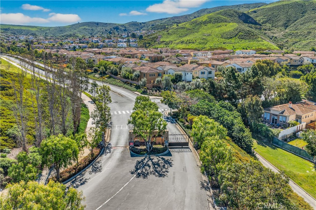 28096 Paseo Hacienda