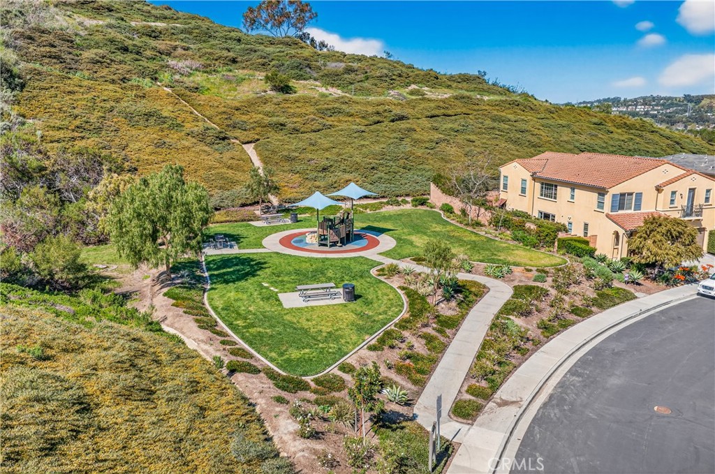 28096 Paseo Hacienda