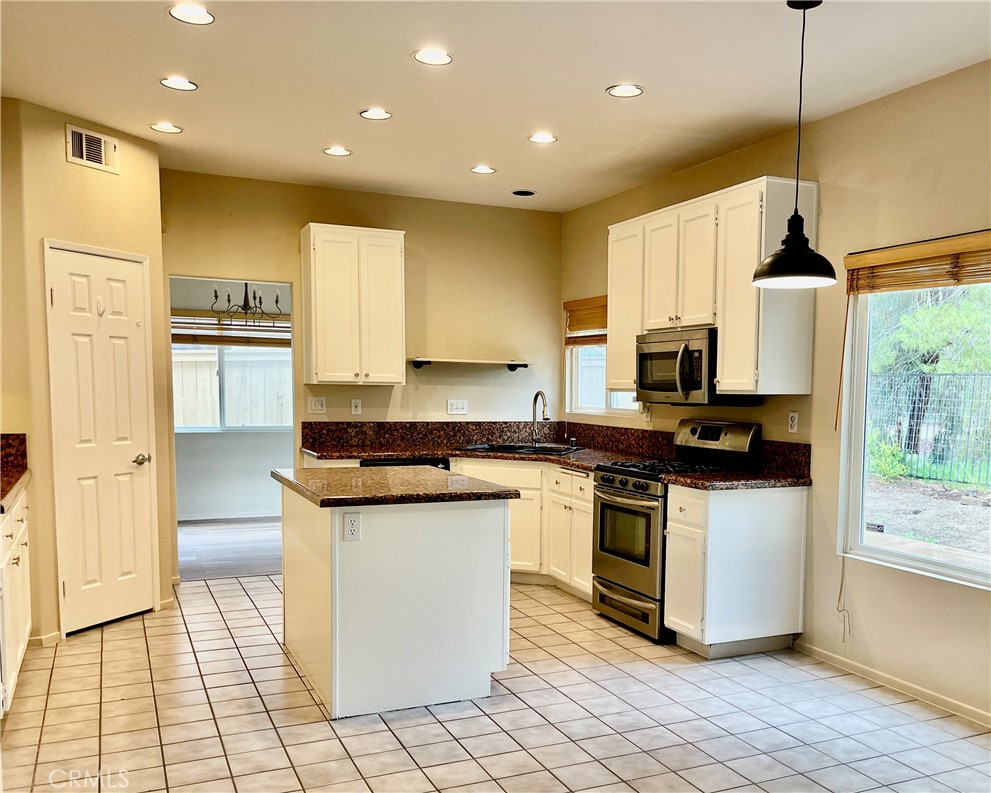 40794 Mountain Pride