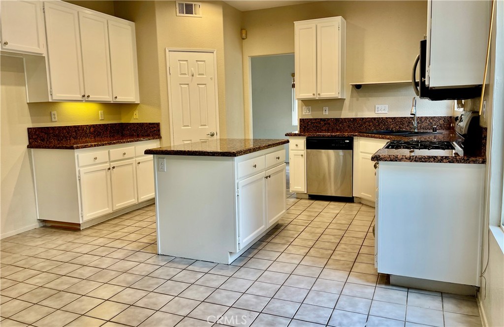 40794 Mountain Pride