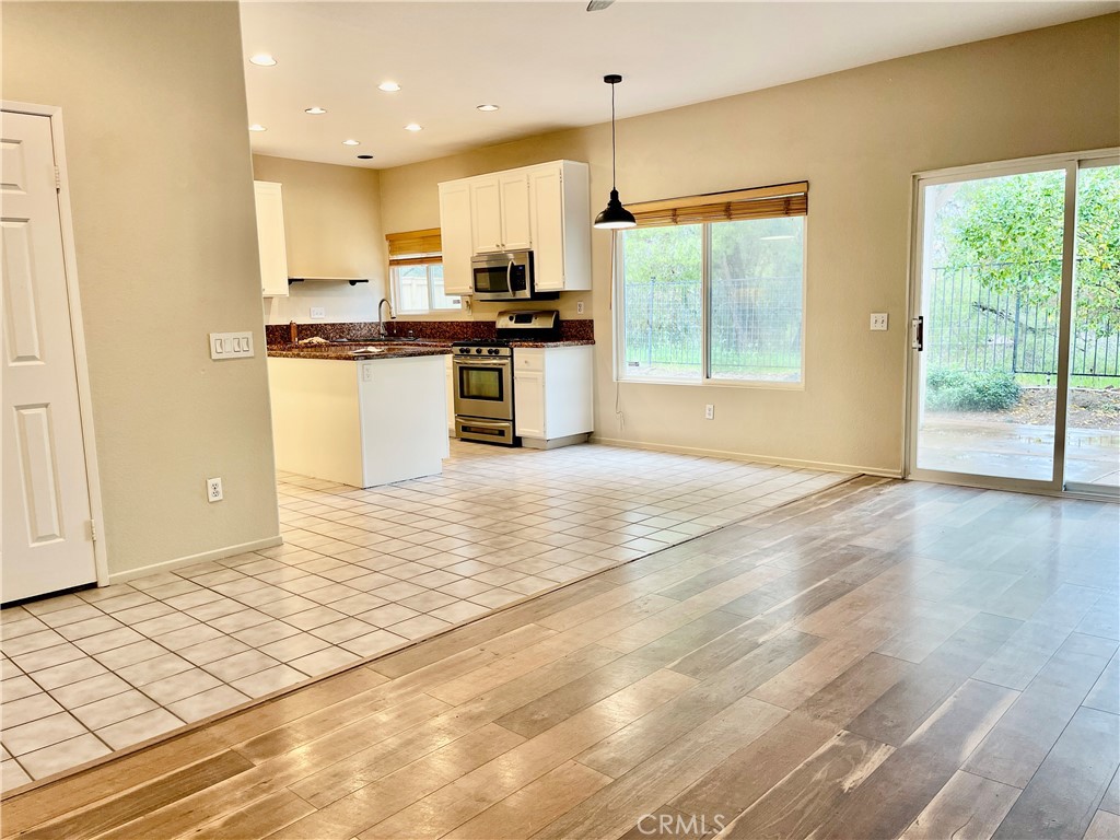 40794 Mountain Pride