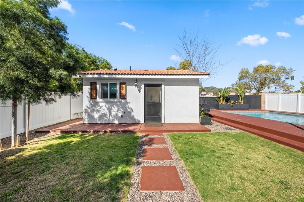 27497 Yellow Wood Way