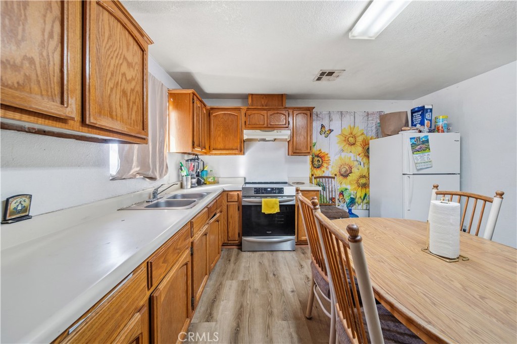 727 El Centro Avenue