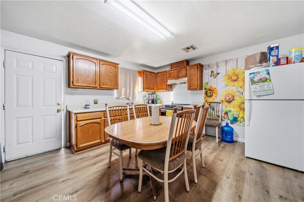 727 El Centro Avenue