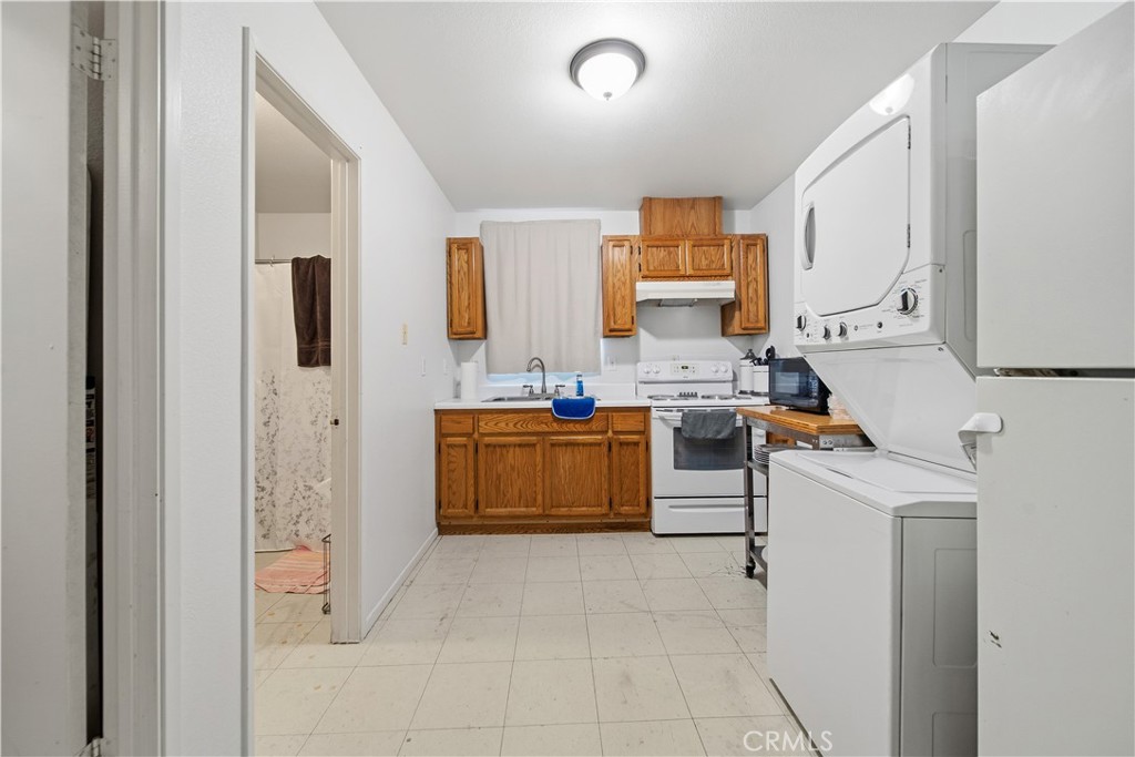 727 El Centro Avenue