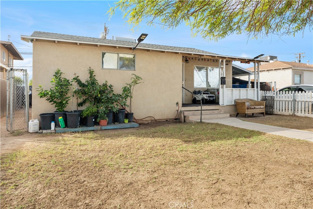 727 El Centro Avenue