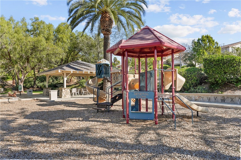 27368 Pumpkin Street