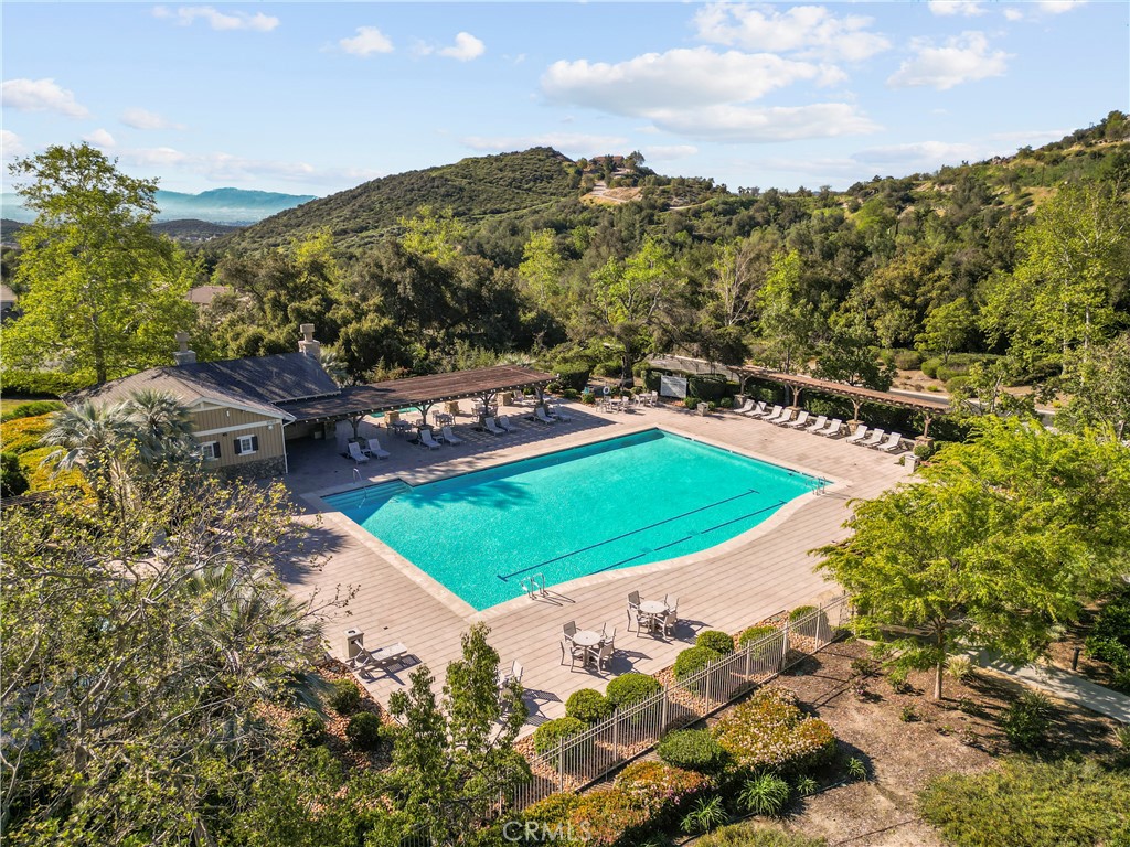 27368 Pumpkin Street